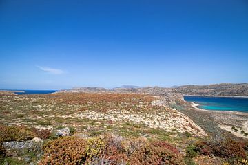 Uitzicht op het landschap van eiland Gramvoussa, Kreta | Reisfotografie van Kelsey van den Bosch