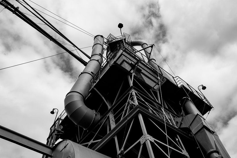 City grain elevator at the Rotterdam Maritime Museum by Zaankanteropavontuur