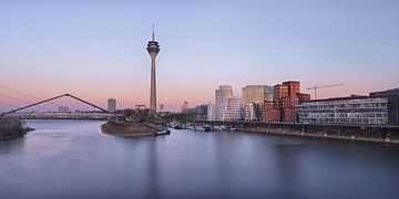 Düsseldorf Panorama van Rolf Schnepp