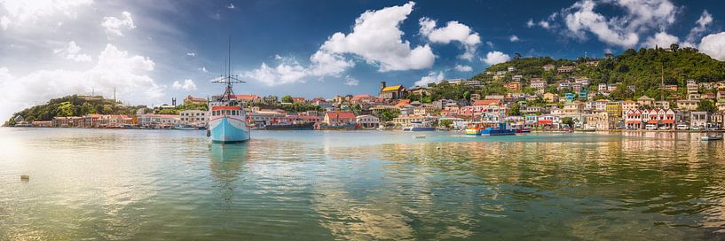 Hafen von St Georges auf der Insel Grenada in der Karibik. von Voss Fine Art Fotografie