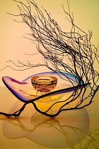 Modern stilleven. Glas. van Alie Ekkelenkamp