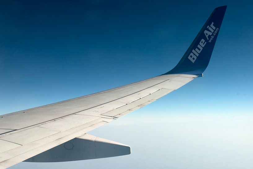 BlueAir Boeing 737 by Richard Wareham