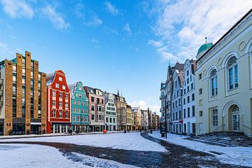 Blick auf die Kröpeliner Straße mit Giebelhäuser im Winter in