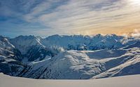 Panoramablick in den Tiroler Alpen in Österreich im Winter