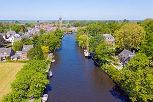 Luftaufnahme von Loenen aan de Vecht an einem schönen Sommertag in den Niederlanden von Eye on You