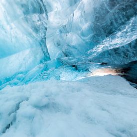 IJsgrot in gletsjer van Prachtt