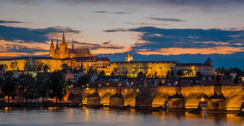 Prague - Charles Bridge and the Prague Castle von Jack Koning