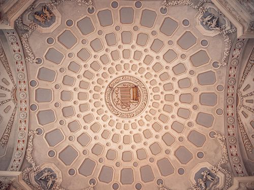 Ceiling pattern