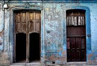 Alte Türen in Havanna  von Jutta Klassen Miniaturansicht