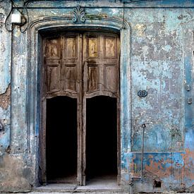 Old doors of Havana sur Jutta Klassen