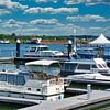 Jachten in de haven van Maasbracht van Jolanda de Jong-Jansen