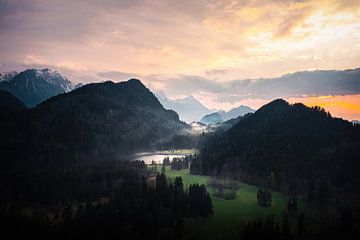 Nebliger Abend in deutscher Landschaft von Sven en Roman