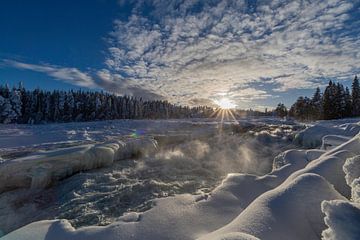 In de magie van de natuurkrachten - winter op Storforsen van Fototante