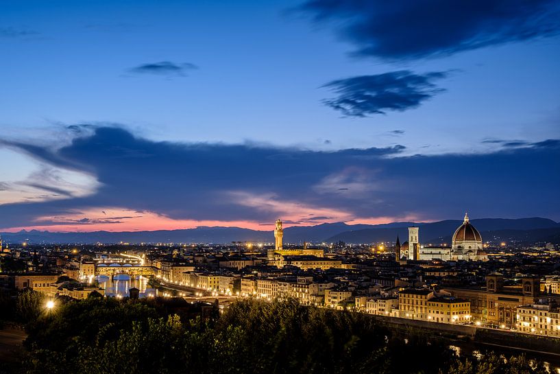 Evening in Florence - cityscape by Henk Verheyen