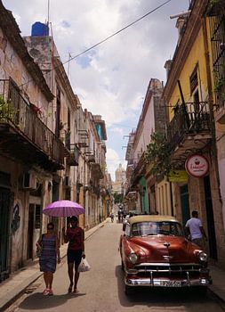 calle en cuba