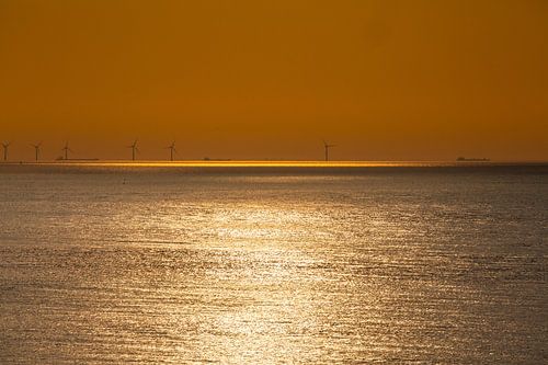 Windmolens bij zonsondergang 9