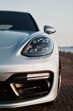 Porsche Panamera van Mike Landman