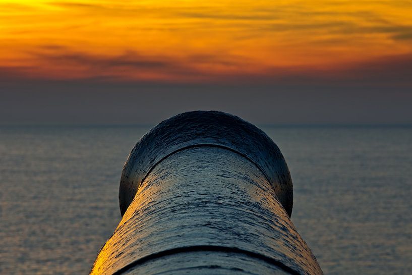 Kanon te Vlissingen  2/2 by Anton de Zeeuw