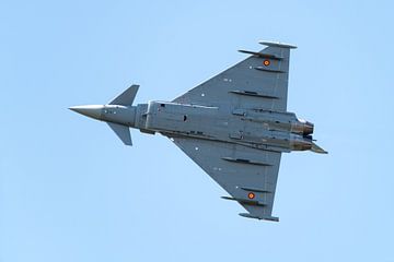 Eurofighter Typhoon tijdens demonstratievlucht van Wim Stolwerk