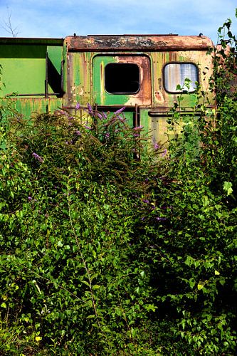 Oude roestige treincabine