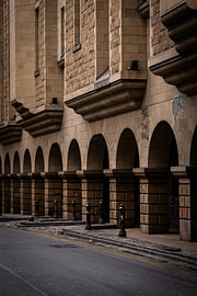 Stunning architecture in the old part of Edinburgh in Scotland by Koen Lipman