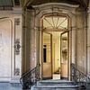 Koninklijke ingang verlaten kasteel van Vivian Teuns