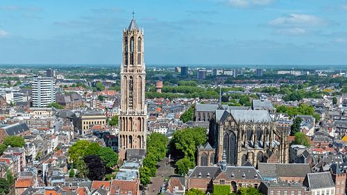Utrecht van boven rond de Domtoren