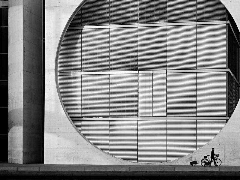 Berlin – Marie-Elisabeth-Lueders-Haus / Government District by Alexander Voss