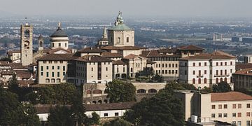 Panorama Città Alta, Bergamo, Italië van Imladris Images