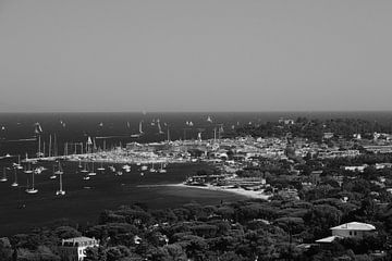 Foto van het stadje Saint-Tropez van Tom Vandenhende