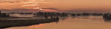 Panorama de l'IJssel au lever du soleil sur Erik Veldkamp