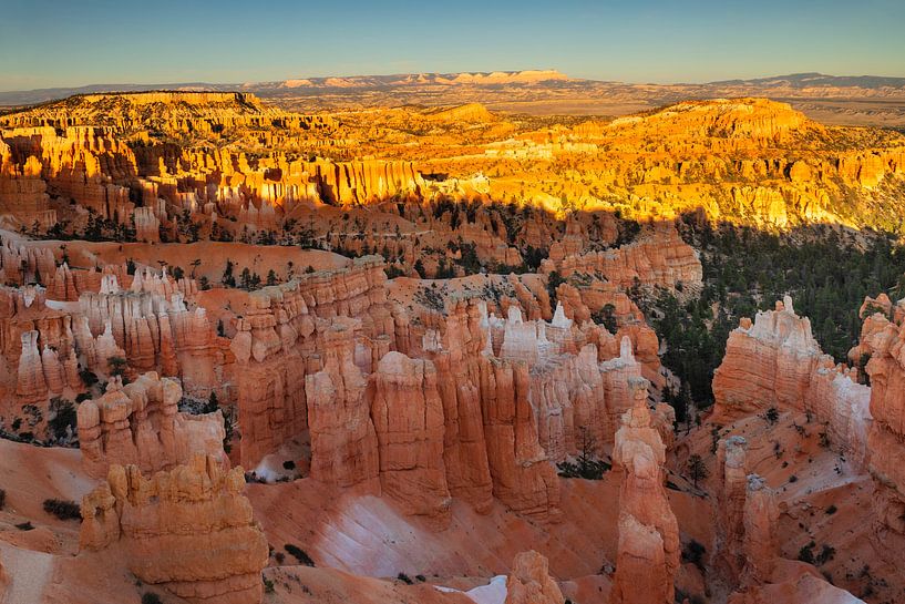 Bryce Amphitheater at sunset, Bryce Canyon, USA by Markus Lange