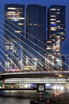 Erasmusbrug en De Rotterdam van architect Rem Koolhaas van Peter de Kievith Fotografie