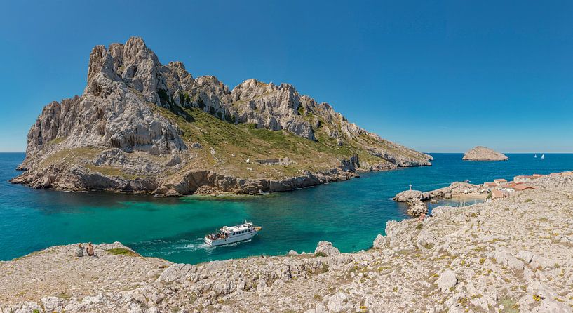 Passage des croisettes with île Maïre, Marseille, Bouches du Rhone, France by Rene van der Meer