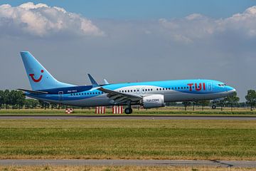 TUI Boeing 737 MAX 8 landt op Polderbaan. van Jaap van den Berg