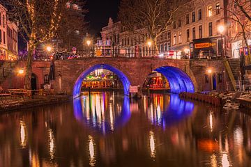 Tunnels blauw verlicht in Utrecht van Rick van de Kraats
