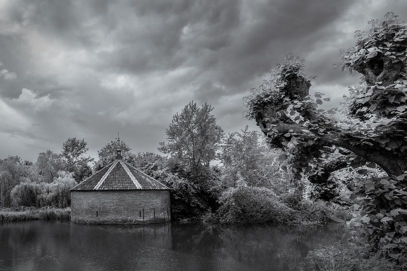 Donjon (turret) and Plataan Borg Ewsum in Middelstum by R Smallenbroek