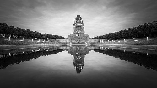 Monument Battle Of The Nations in zwart-wit