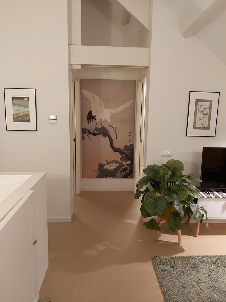 Grue japonaise sur une branche du pin d'Ohara Koson 