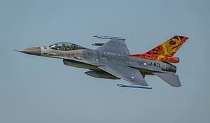 Dragon frison sur la queue du F-16 J-871 de KLu.