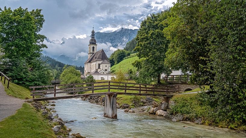 Kerkje Ramsau in Berchtesgaden, Duitsland van Rens Marskamp