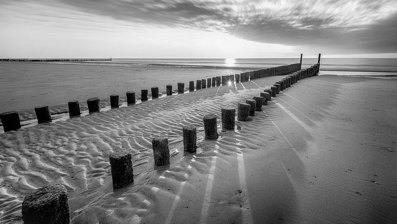 Brise-lames sur la plage de Domburg par Mark Bolijn