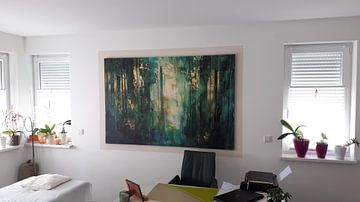 Klantfoto: Groene Sereniteit – Abstract schilderij in diepe bosgroen en goud van Joriali Abstract