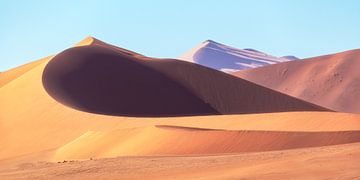 Namibia Dünen in der Namib Wüste von Jean Claude Castor