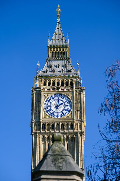 Elizabeth Tower by Luis Emilio Villegas Amador