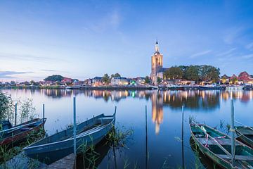 Zicht op Hasselt in het blauwe uurtje van Meindert Marinus