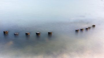 Een minimalistisch zeegezicht. van Eddy Westdijk