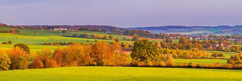 Panorama van de herfst in Limburg
