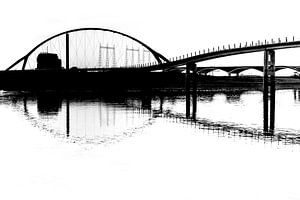 Spiegelwaal mit der Zaligerbrücke und Electrabel
