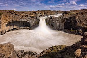 Aldeyarfoss mit Regenbogen, Island